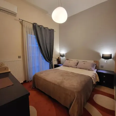 Cozy Apartment In Front Of The Park Atene Esterno foto
